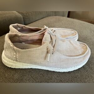 Hey Dude women’s Wendy in Dusty Inca - size 6